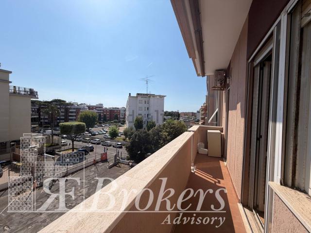 Appartamento in vendita di 112 m² in Viale Alfredo Zambrini, 80