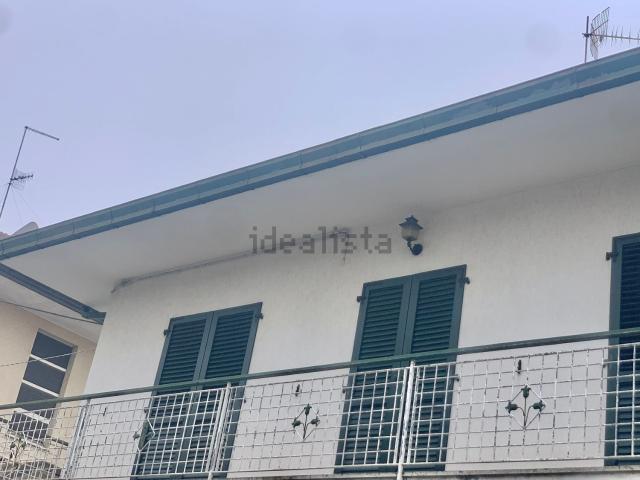 Appartamento in vendita di 112 m² in Viale Cantù