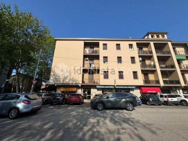 Appartamento in vendita di 112 m² in Viale Ciro Menotti, 57