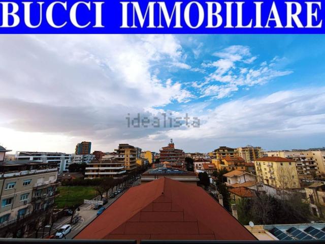 Appartamento in vendita di 112 m² in Viale Gabriele D&apos Annunzio, 259