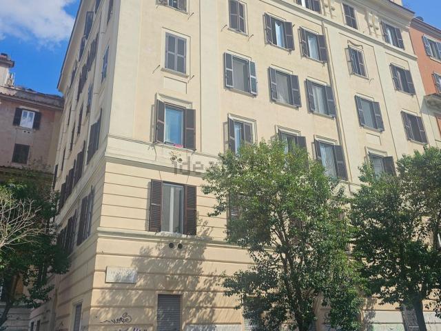 Appartamento in vendita di 112 m² in Piazza Michele Sanmicheli, 6