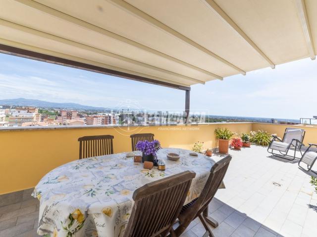 Appartamento in vendita di 113 m² in Via Catullo