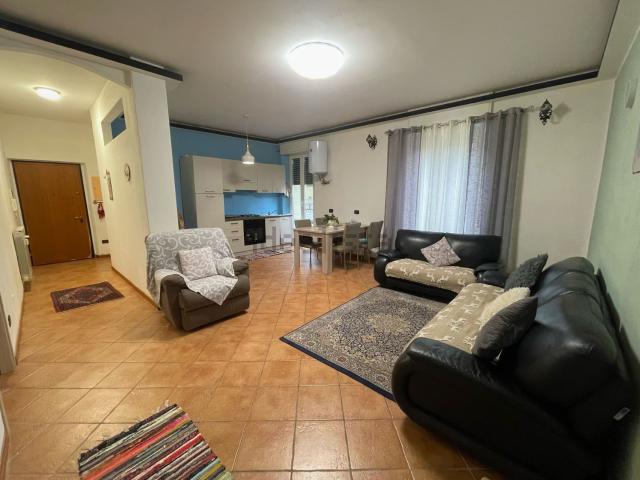 Appartamento in vendita di 113 m² in Via Carlo Mirabello