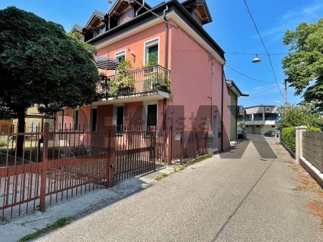 Appartamento in vendita di 113 m² in Via Carlo Tivaroni, 4