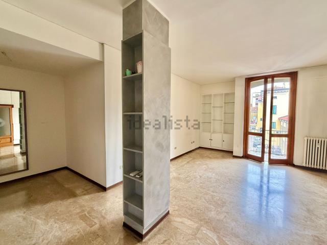 Appartamento in vendita di 113 m² in Via Anton Maria Viani