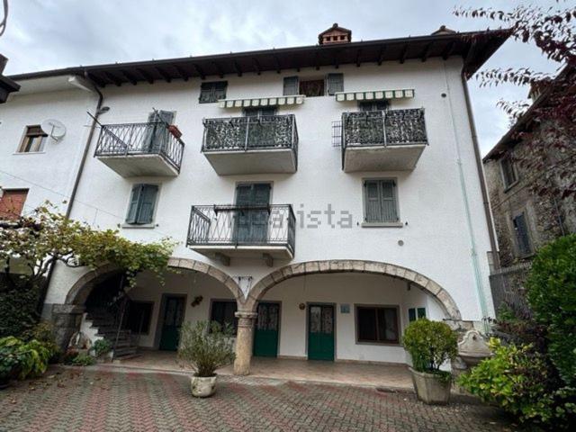 Appartamento in vendita di 113 m² in Via Andrea Fantoni