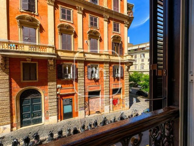 Appartamento in vendita di 113 m² in Via Angelo Tittoni