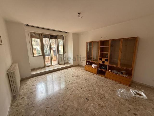 Appartamento in vendita di 113 m² in Via Alessandro Gambalunga, 106