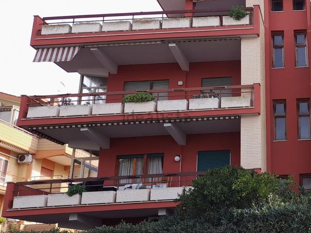 Appartamento in vendita di 113 m² in Via Giulio Cesare