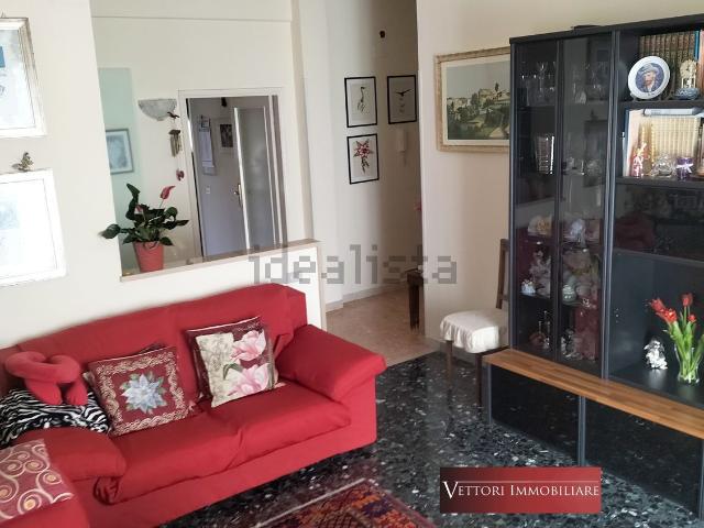 Appartamento in vendita di 113 m² in Via Giuseppe Valentini