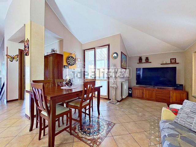 Appartamento in vendita di 113 m² in Via Guglielmo Oberdan