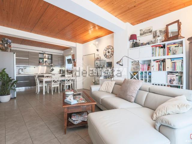 Appartamento in vendita di 113 m² in Via Don Angelo Ceroni