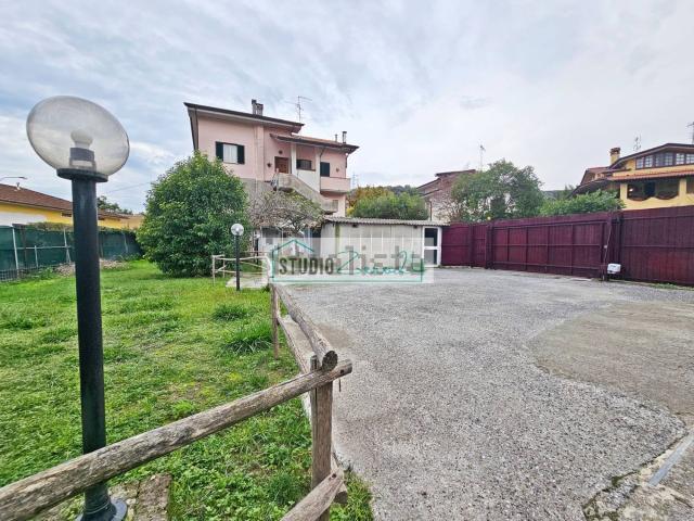 Appartamento in vendita di 113 m² in Via degli Sterpeti