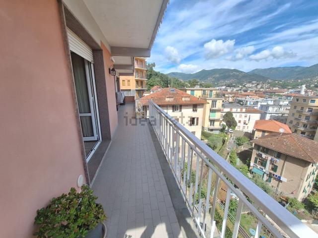 Appartamento in vendita di 113 m² in Via dei Glicini, 7