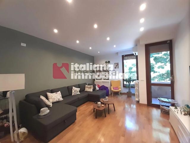 Appartamento in vendita di 113 m² in Via delle Nazioni Unite, 1