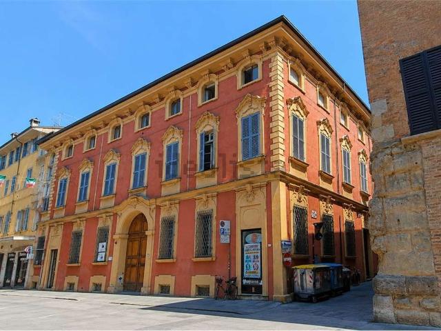 Appartamento in vendita di 113 m² in Via Emilia Santo Stefano, 5