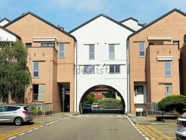 Appartamento in vendita di 113 m² in Via F.lli Cervi, 16