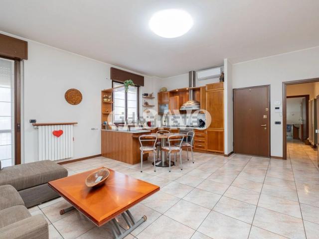 Appartamento in vendita di 113 m² in Via Francesco Petrarca, 22
