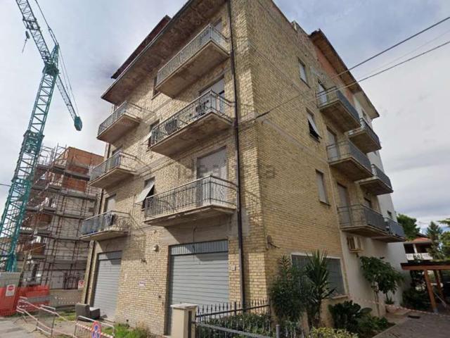 Appartamento in vendita di 113 m² in Via Fratelli Bandiera, 167