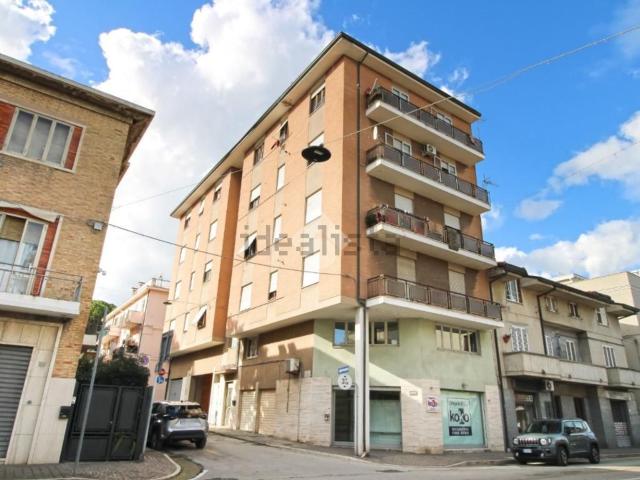 Appartamento in vendita di 113 m² in Via Monte Bianco, 6
