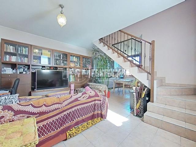 Appartamento in vendita di 113 m² in Via Montello, 8