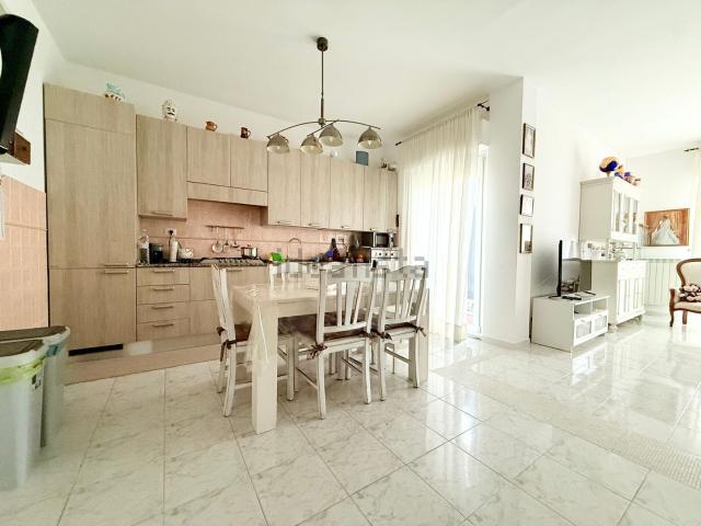 Appartamento in vendita di 113 m² in Via Socrate