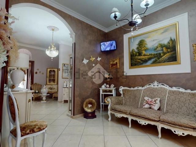 Appartamento in vendita di 113 m² in Via Santa Cesarea