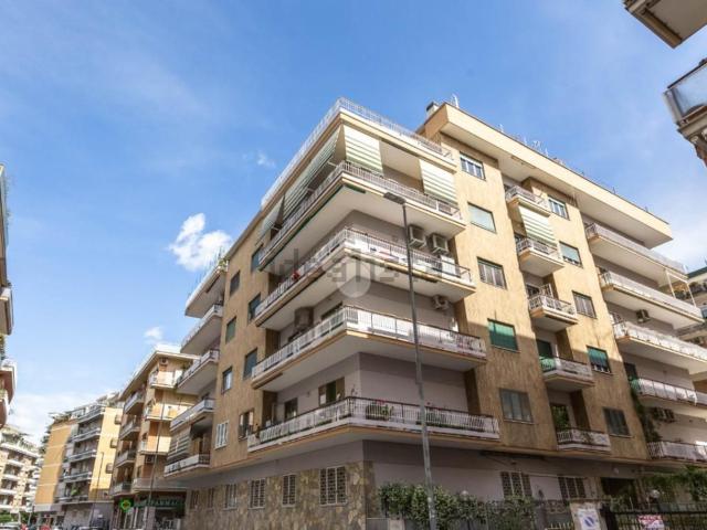 Appartamento in vendita di 113 m² in Via Santa Bernadette, 26