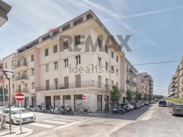Appartamento in vendita di 113 m² in Via Pesaro, 33