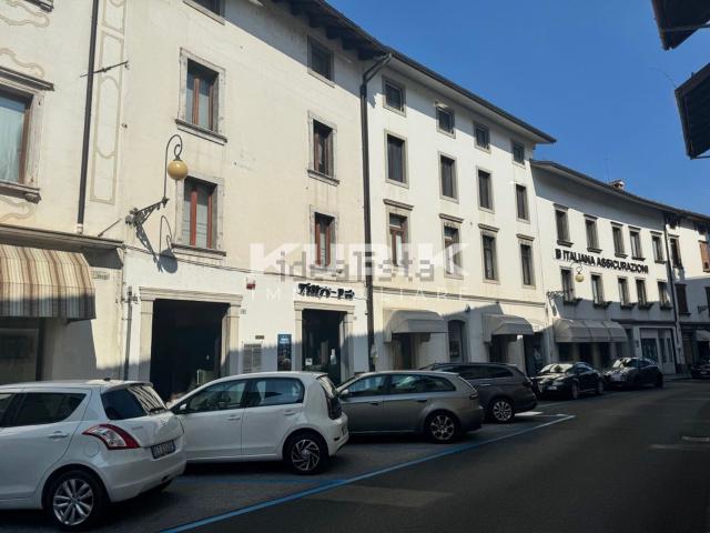 Appartamento in vendita di 113 m² in Via Quintiliano Ermacora