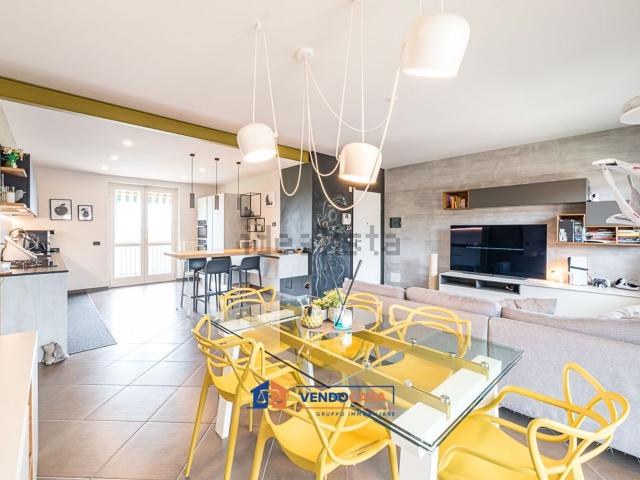 Appartamento in vendita di 113 m² in Via Visconti Venosta, 77