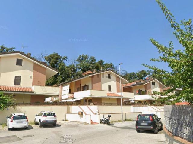 Appartamento in vendita di 113 m² in Via XXV Aprile, 17