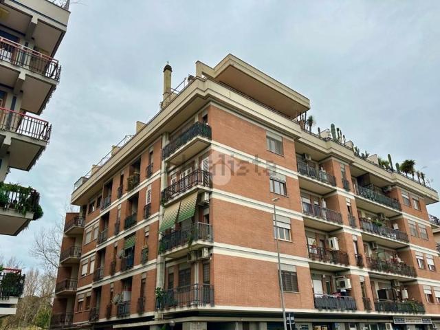 Appartamento in vendita di 113 m² in Viale dei Promontori, 376