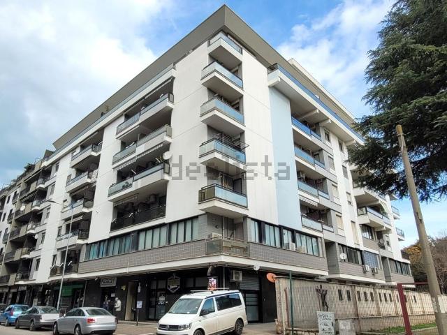 Appartamento in vendita di 113 m² in Viale Ofanto, 137