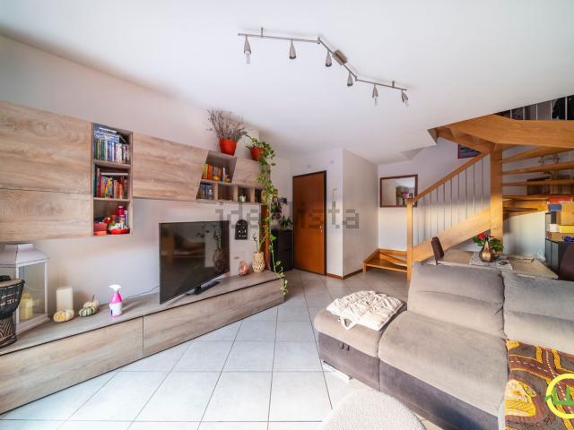 Appartamento in vendita di 113 m² in Piazza Pietro Zorutti, 6