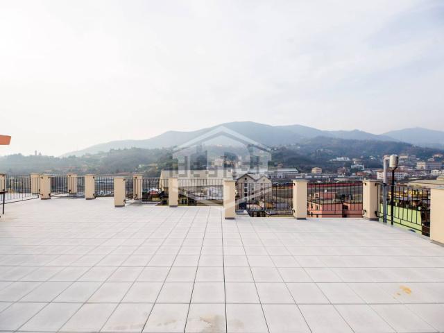 Appartamento in vendita di 114 m² in Via Carnia
