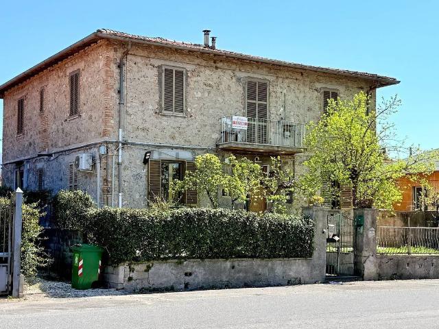 Appartamento in vendita di 114 m² in Via Celestino Rosatelli, 101