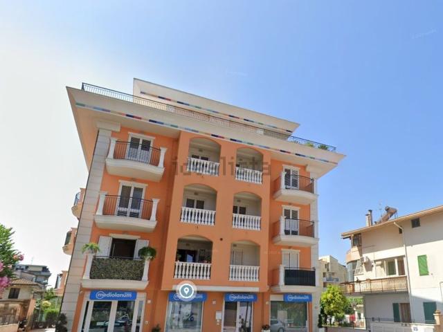 Appartamento in vendita di 114 m² in Via Cristoforo Colombo, 85