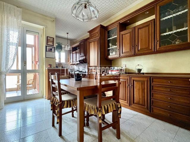 Appartamento in vendita di 114 m² in Via Alba