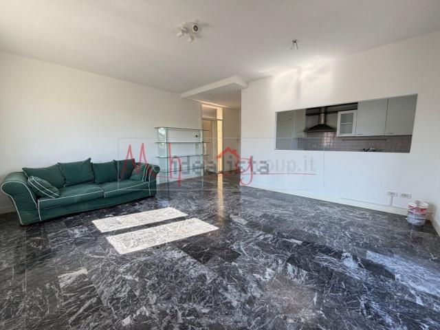 Appartamento in vendita di 114 m² in Via Asolo