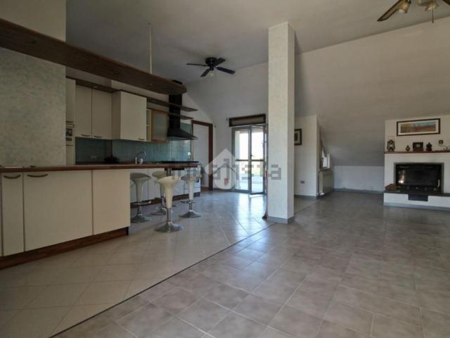 Appartamento in vendita di 114 m² in Via Galileo Galilei, 156