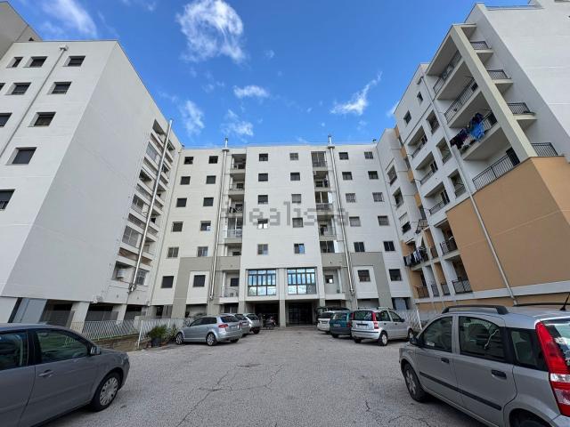 Appartamento in vendita di 114 m² in Via Generale Carlo Alberto Dalla Chiesa