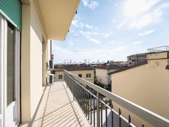 Appartamento in vendita di 114 m² in Via Giovanni Pascoli