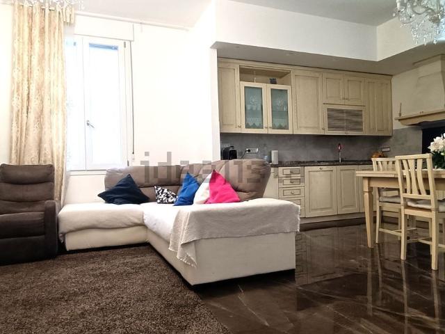 Appartamento in vendita di 114 m² in Via Dante Alighieri, 8