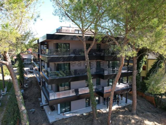 Appartamento in vendita di 114 m² in Via dei Pini