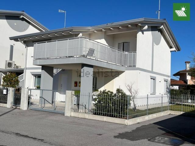 Appartamento in vendita di 114 m² in Via Enrico Cengarle, 6