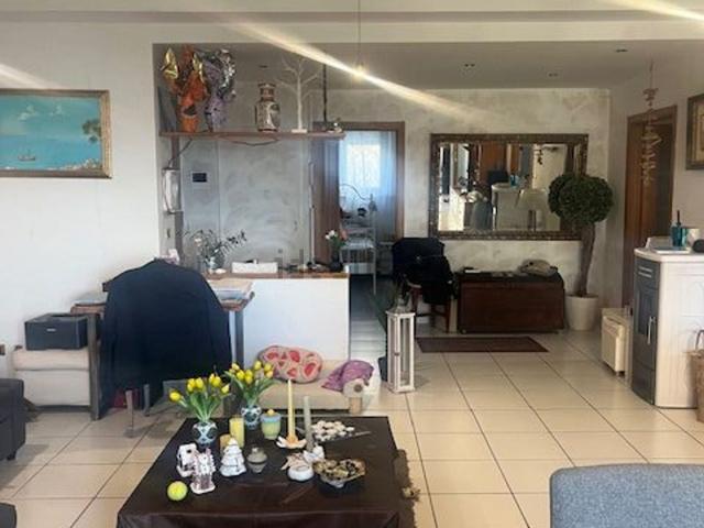 Appartamento in vendita di 114 m² in Via Esino