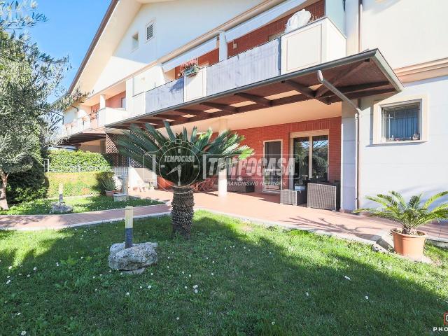 Appartamento in vendita di 114 m² in Via Europa