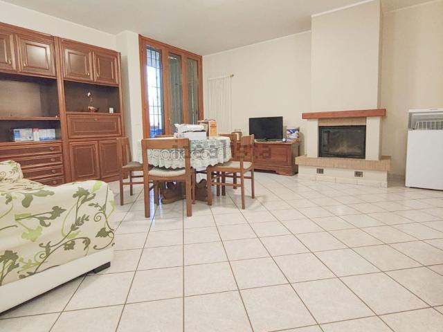 Appartamento in vendita di 114 m² in Via Fabrizio de André