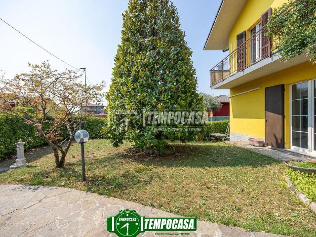 Appartamento in vendita di 114 m² in Via Francesco Nullo